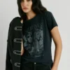 Camiseta con estampado artístico
