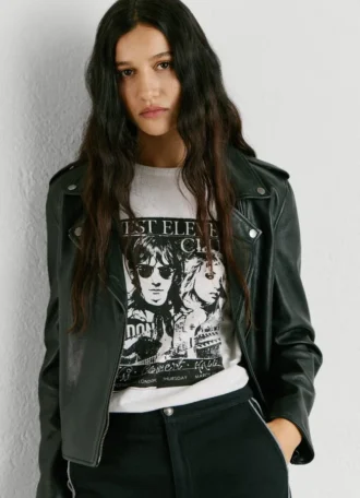 Camiseta con estampado artístico