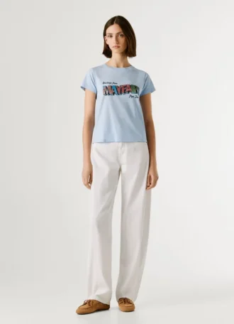 Camiseta con estampado artístico