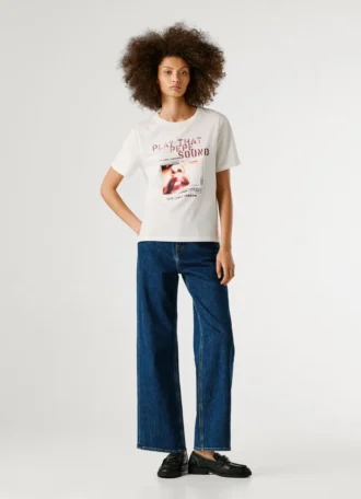 Camiseta con estampado artístico