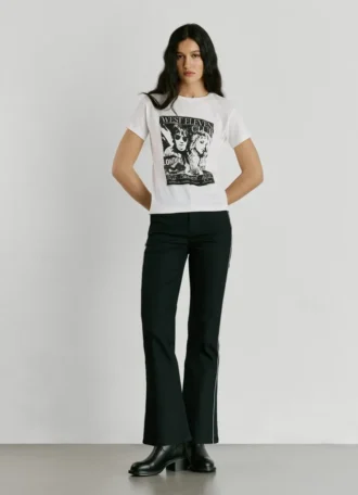 Camiseta con estampado artístico