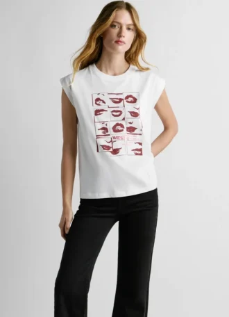 Camiseta con estampado artístico