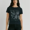 Camiseta con estampado artístico