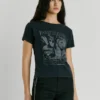 Camiseta con estampado artístico