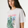 Camiseta con estampado artístico Camiseta con estampado artístico