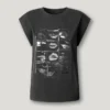 Camiseta con estampado artístico