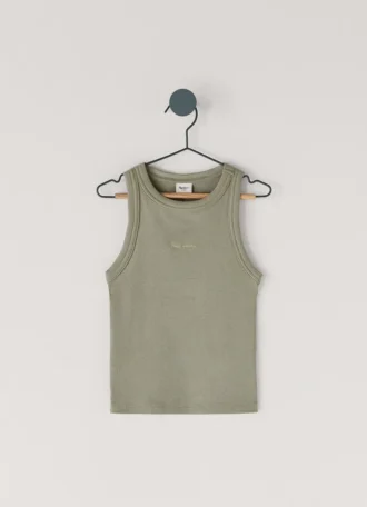Camiseta con estampado del logotipo y cuello acanalado