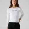 Camiseta con logotipo bordado Camiseta con logotipo bordado