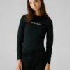 Camiseta con logotipo bordado Camiseta con logotipo bordado