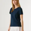 Camiseta con logotipo bordado