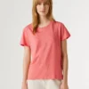 Camiseta con logotipo bordado