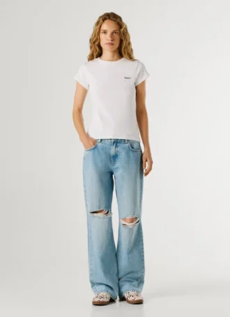 Camiseta con logotipo bordado y cuello acanalado