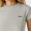 Camiseta con logotipo bordado y cuello acanalado Camiseta con logotipo bordado y cuello acanalado