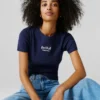 Camiseta con logotipo bordado y ribete