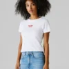 Camiseta con logotipo bordado y ribete Camiseta con logotipo bordado y ribete