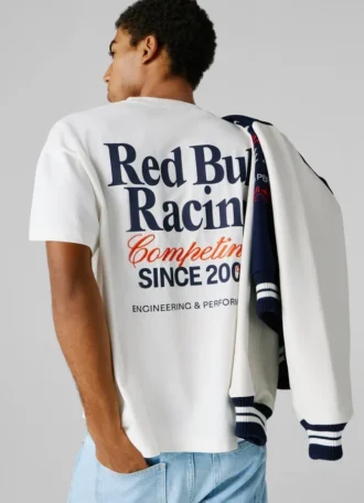 Camiseta de corte holgado con estampado en la espalda