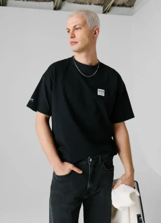 Camiseta de corte holgado con estampado en la espalda