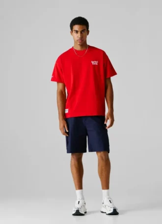 Camiseta de corte holgado con estampado en la espalda