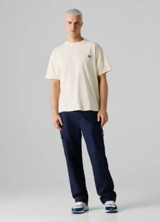 Camiseta de corte holgado con estampado en la espalda