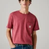 Camiseta de corte regular con bolsillo delantero