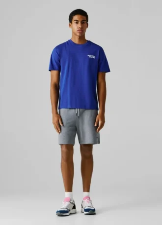 Camiseta de corte regular con estampado de logotipo
