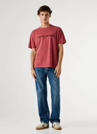 Camiseta de corte regular con logotipo bordado