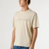 Camiseta de corte regular con logotipo bordado Camiseta de corte regular con logotipo bordado