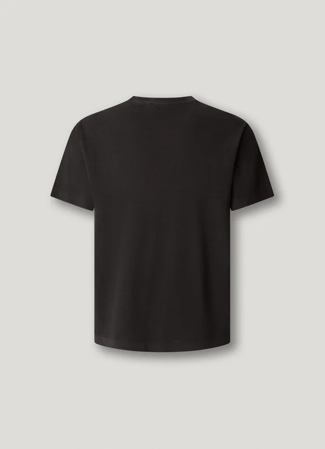 Camiseta de corte regular con logotipo bordado Camiseta de corte regular con logotipo bordado