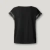 Camiseta de cuello redondo con flecos Camiseta de cuello redondo con flecos