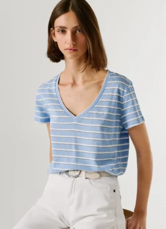 Camiseta de rayas con cuello en V
