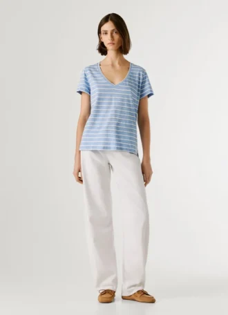 Camiseta de rayas con cuello en V