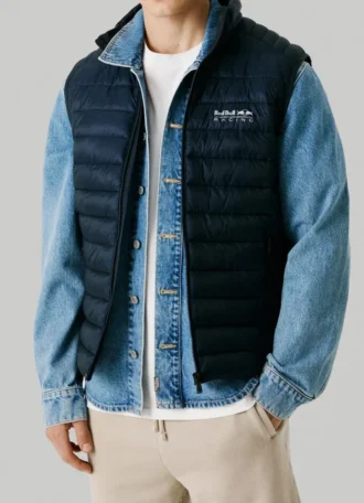 Chaleco acolchado con logotipo estampado
