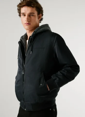 Chaqueta bomber con capucha