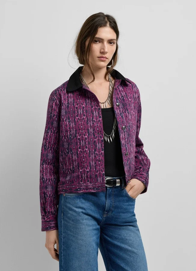 Chaqueta con cuello de camisa estampado Chaqueta con cuello de camisa estampado