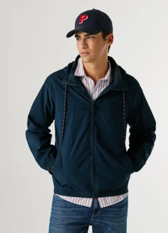 Chaqueta cortavientos con capucha