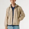 Chaqueta cortavientos con capucha