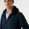 Chaqueta cortavientos con capucha