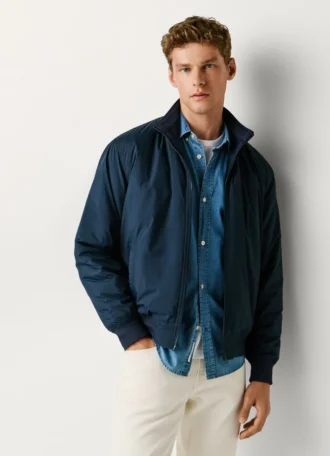 Chaqueta Harrington con cuello alto