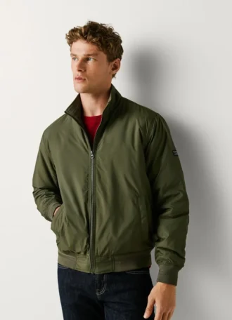 Chaqueta Harrington con cuello alto