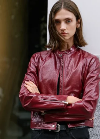 Chaqueta motera de charol