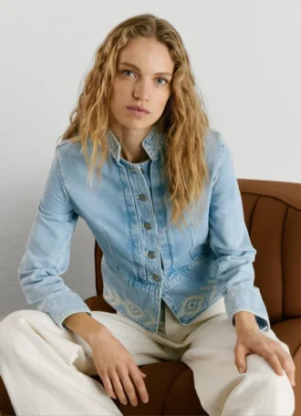 Chaqueta vaquera con detalles Ikat