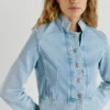 Chaqueta vaquera con detalles Ikat Chaqueta vaquera con detalles Ikat