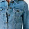 Chaqueta vaquera de corte entallado Chaqueta vaquera de corte entallado