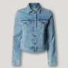Chaqueta vaquera de corte entallado Chaqueta vaquera de corte entallado