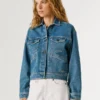 Chaqueta vaquera de corte holgado