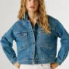 Chaqueta vaquera de corte holgado