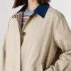 Gabardina con cuello de camisa Gabardina con cuello de camisa
