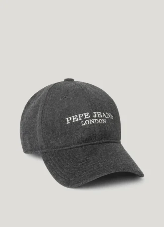 Gorra con logotipo bordado