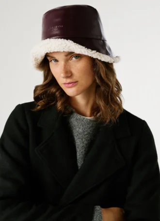 Gorro reversible de piel sintética