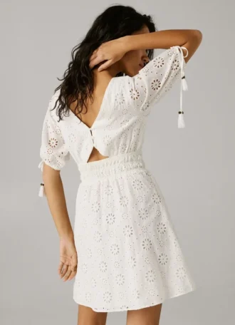 Minivestido con detalles calados